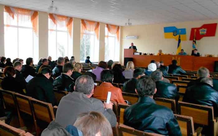 Катеринопольские депутаты на сессии решали вопросы бюджета и ремонта дорог