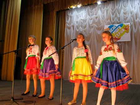 Конкурс національно-патріотичної пісні відбувся на Тальнівщині