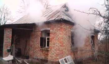 У Канівському районі стара піч призвела до пожежі (відео)