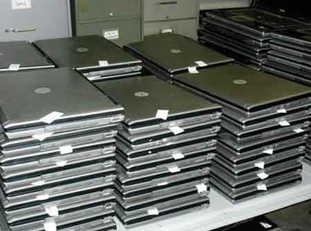 Канівська РДА “роздерибанила” 40 ноутбуків, що залишились після виборів