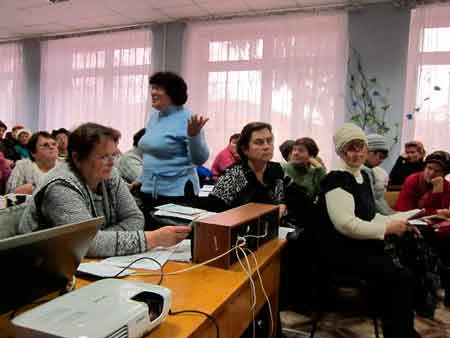 В Чернобае учились работать с людьми пожилого возраста