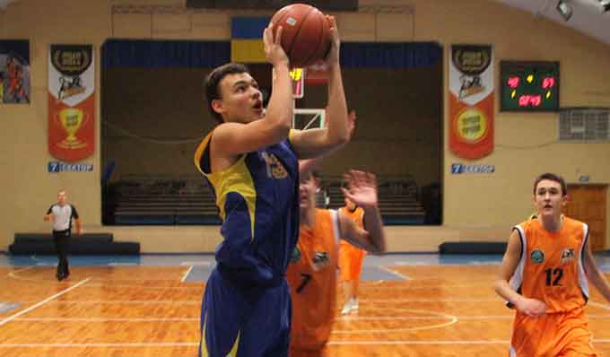 У Черкасах визначили чемпіона міста з баскетболу серед шкільних команд