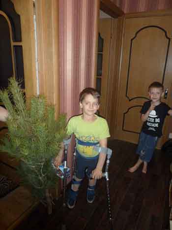 На «Луначарке» детям дарили елки и сладости