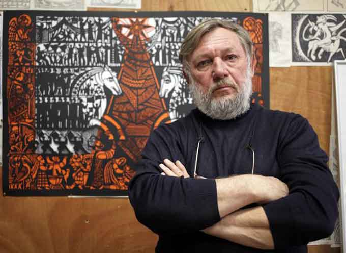 Черкаський митець зображує воїнів АТО на витинанках (відео)