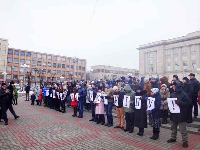 Молодь молилася за Україну на Соборній площі