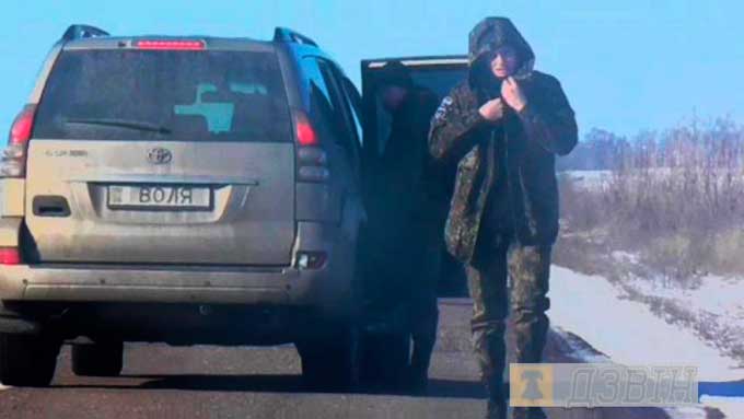 Бойовики Островського перекрили чигиринську трасу і заблокували авто із журналістами (додано фото)