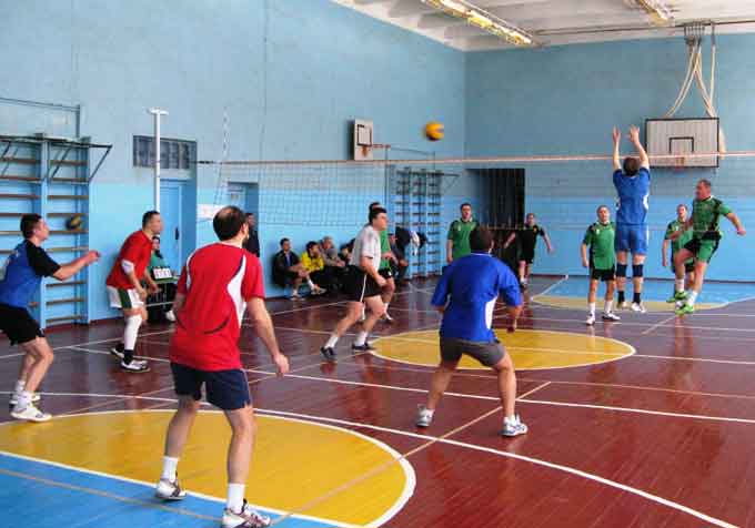 на базі Чигиринського НВК №2 відбувся турнір з волейболу серед чоловічих команд