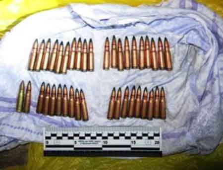 У Черкасах співробітники СБУ виявили схованку зі зброєю та боєприпасами (фото)