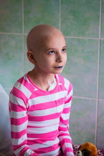 Рак висмоктує життя з 13-річної христинівчанки (реквізити для допомоги)
