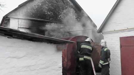 в селі Матусів на території приватного домоволодіння по вулиці Кравченка сталася пожежа 