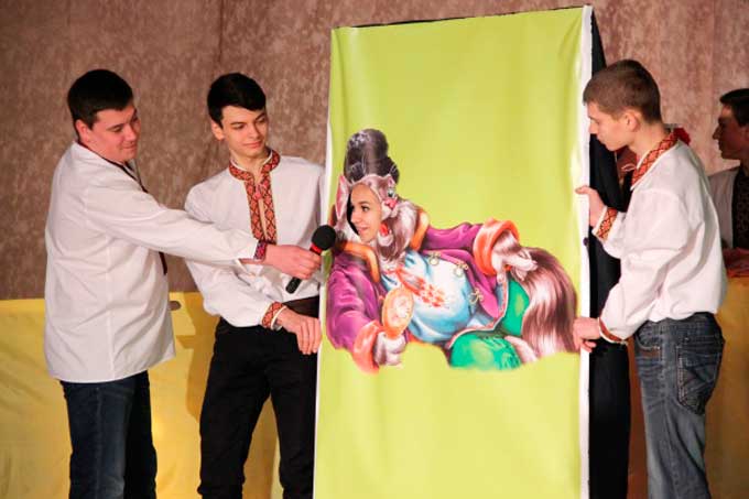Канівські старшокласники змагалися у розважально-пізнавальній грі «Моя країна – Україна»