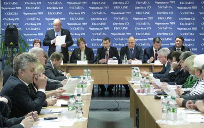 Круглий стіл «Виклики, що постали перед бізнесом України у 2015 році та шляхи їх вирішення»