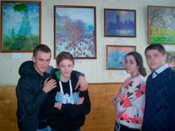 У смілянській гімназії відкрито картинну галерею художників-імпресіоністів