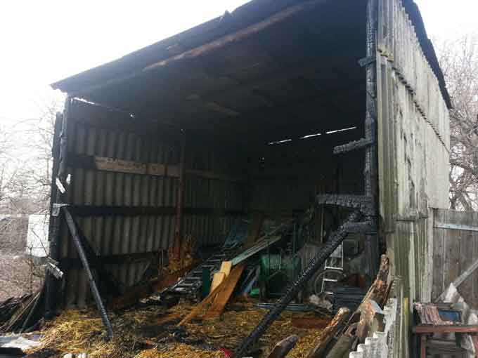 У Драбівському районі вогонь знищив 600 кг соломи (відео)