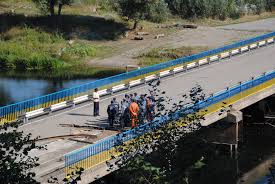 Жителі Чорнобаю самостійно рятують річку
