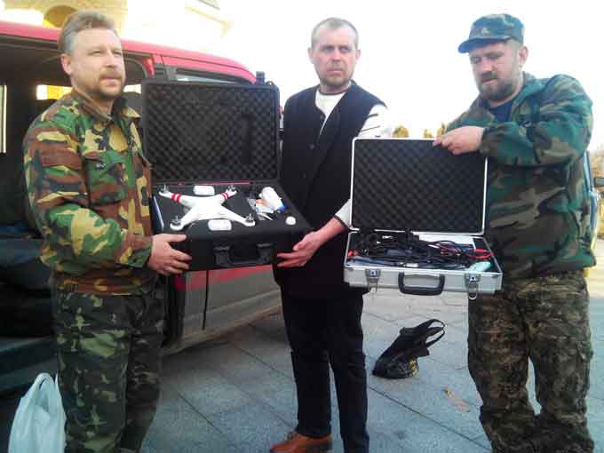 Священики Тальнівського благочиння відвезли безпілотник воїнам АТО