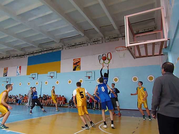 Юнаки-баскетболісти із Золотоноші здобули срібні медалі обласних чемпіонатів з баскетболу та стрітболу