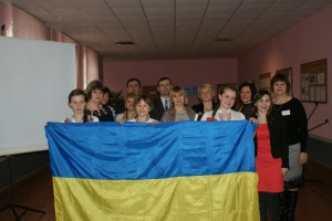 Освітяни Городищенського району урочисто передали на Чорнобаївщину «Прапор доброчинності»