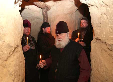 Митрополит Черкаський і Канівський відвідав історичний Свято-Успенський Виноградський монастир