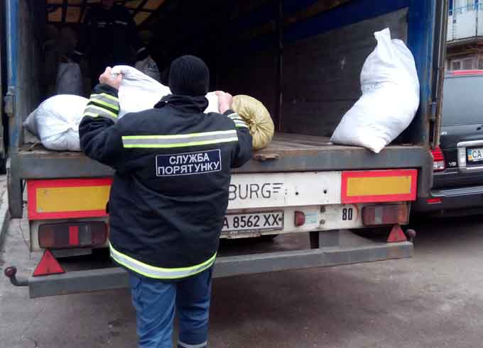 Рятувальники допомогли благодійному фонду «Свої» реалізувати черговий гуманітарний проект на Черкащині