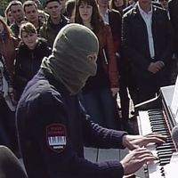 Піаніст Екстреміст грав для черкаської молоді мелодії Майдану