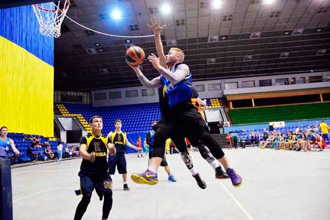 Золотоніські юнаки дістались 1/4 фіналу чемпіонату України з баскетболу 3х3