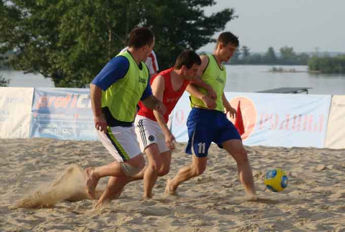 Цієї неділі у Черкасах стартує сезон пляжного футболу