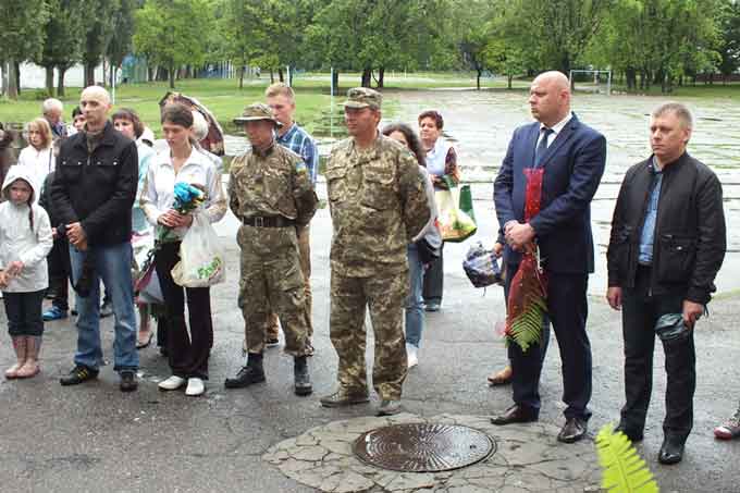 У Черкасах відкрили меморіальну дошку загиблому в зоні АТО бійцю 128-ої гірсько-піхотної бригади Віталію Вергаю