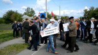 Обурені селяни перекрили трасу Черкаси-Канів, влада залякує криміналом (фото)
