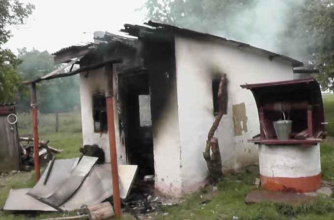 в селі Кримки на території приватного домоволодіння на вулиці Польовій виникла пожежа в надвірній споруд