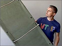 Черкащанин Максим Чернявський створив для українських військових ліжко-трансформер