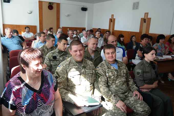 військовослужбовці Збройних сил України, які стоять на захисті східних рубежів нашої країни