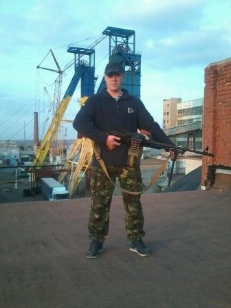 30-річний Дмитро Пономаренко, який був бійцем 13-го батальйону, служив у селі Кліщіївка Артемівського району Донецької області