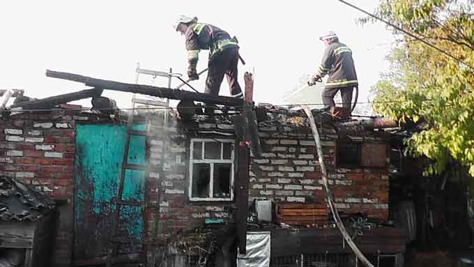у селі Лозуватка сталася пожежа в надвірній споруді на вулиці Комсомольська