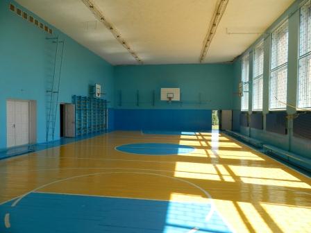 шкільний спортзал