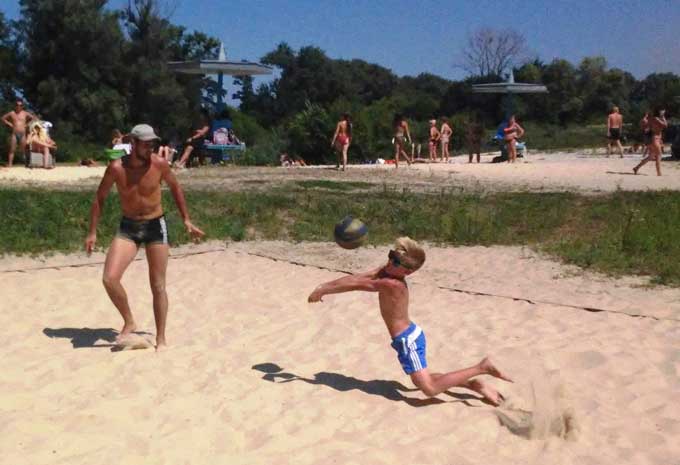 Юношеский турнир по пляжному волейболу состоялся в Чигирине