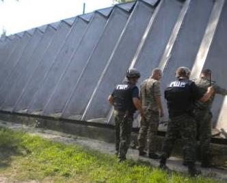 На базі Черкаської виправної колонії облуправління ДПтС (№62) відбулися тренування зведеного загону групи швидкого реагування