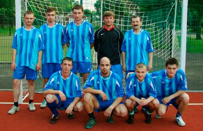 За першість у «Бізнес-лізі» цього року змагається команда міськвиконкому «Служба 15-05»