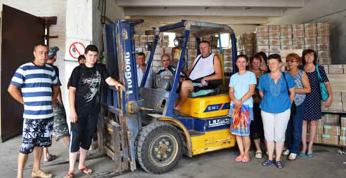 11 безробітних із Ватутіного побували на підприємстві «Древекс», яке спеціалізується на виробництві паркетної дошки.