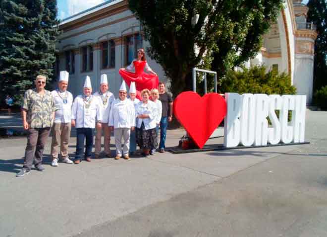 Ресторатори з черкаського вишу побували на Чемпіонаті України з приготування борщу