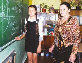 Марина Гончаренко із вчителем алгебри Зінаїдою Шершень