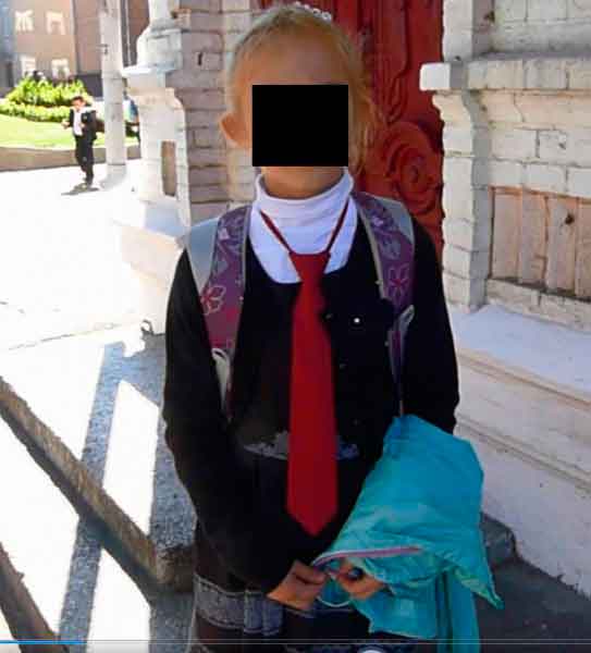 У черкаській школі дітей примушують носити краватки… поверх светрів. Директор не коментує