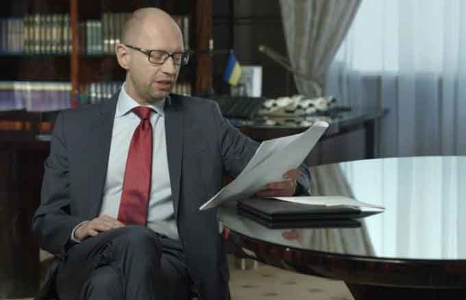 Яценюк в ефірі зачитав лист смілянки (відео)