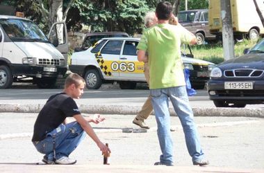 В Черкасской области подросток до смерти забил ногами мужчину, который спал на дороге