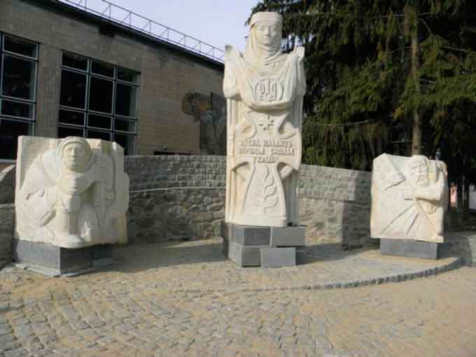 Пам’ятник тальнівським героям відкриватимуть у середу 14 жовтня о 12-00