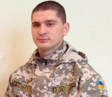 20-річний солдат-контрактник Сергій Голдиш з Пекарів, що на Канівщині, потребує термінової допомоги. 