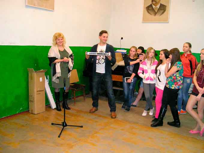 Черкаська музична школа отримала комплект професійного музичного обладнання