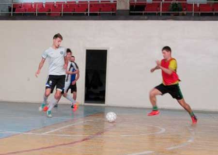 Кубок з міні-футболу розігрують у Чорнобаї