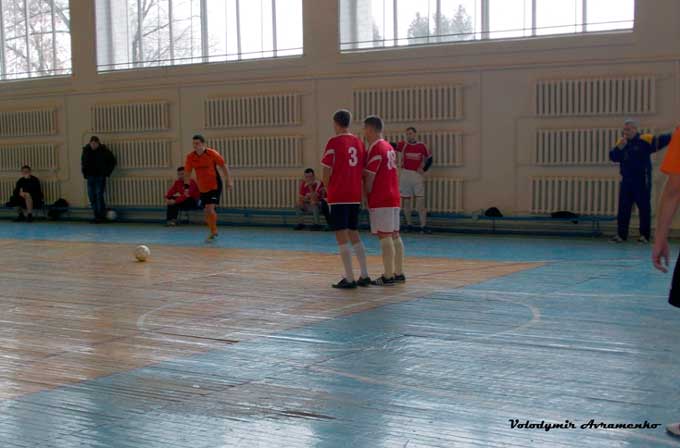 Розпочався відкритий чемпіонат Чорнобаївського району з міні-футболу