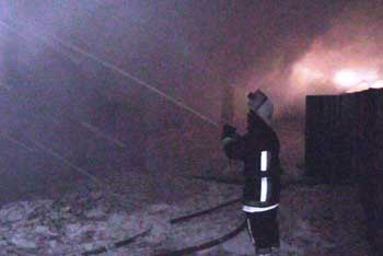 В Черкасах рятувальники ліквідували масштабну пожежу на вулиці Ільїна (відео)